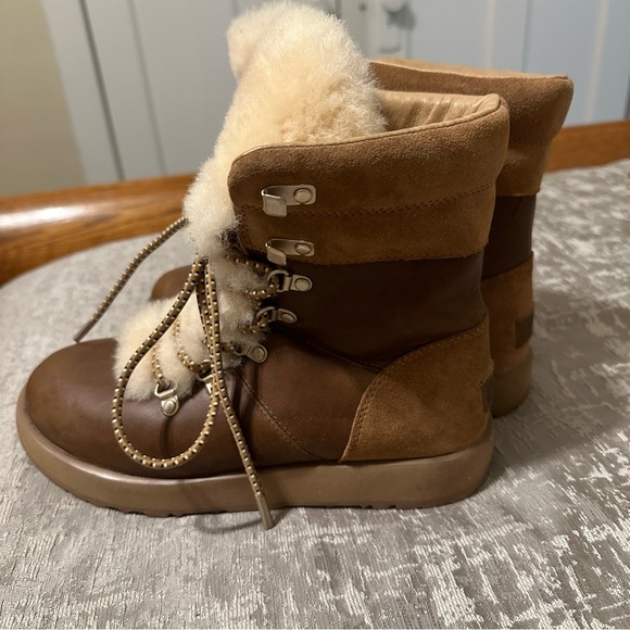 UGG  Viki Waterproof Lace Up  Boots US Sz 7.5 Brown Leather & Shearling - Picture 3 of 9